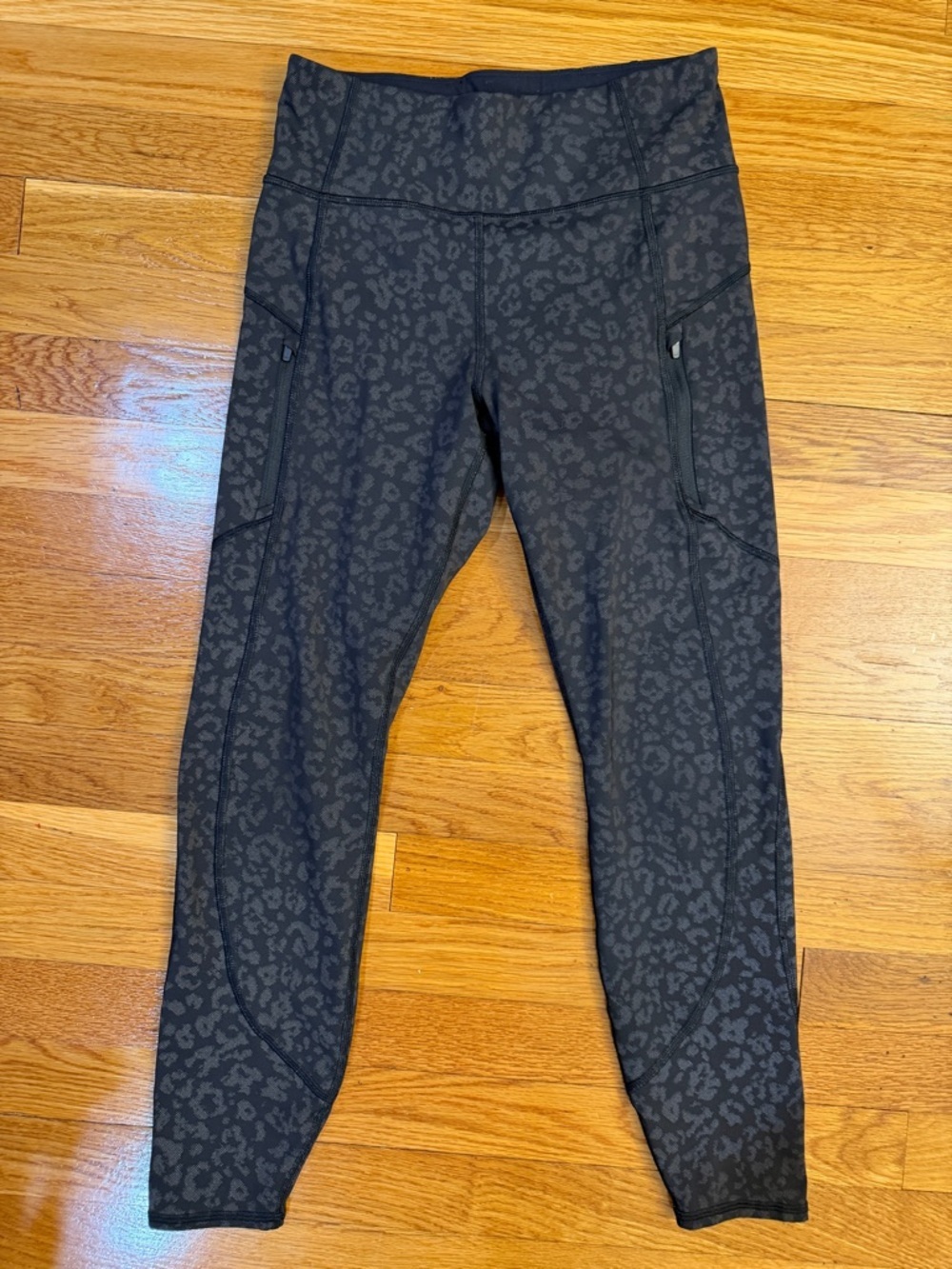 Athleta Rainier Reflective Tight Leggings in Black Animal Print - Small Petite